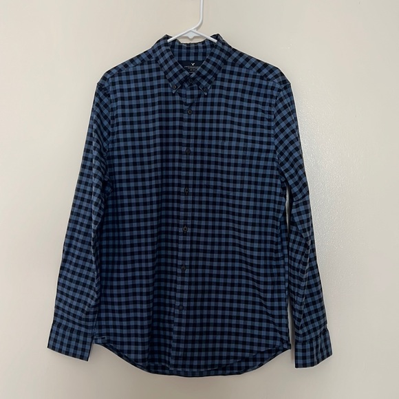 American Eagle Outfitters Other - American eagle checkered button down size M classic fit